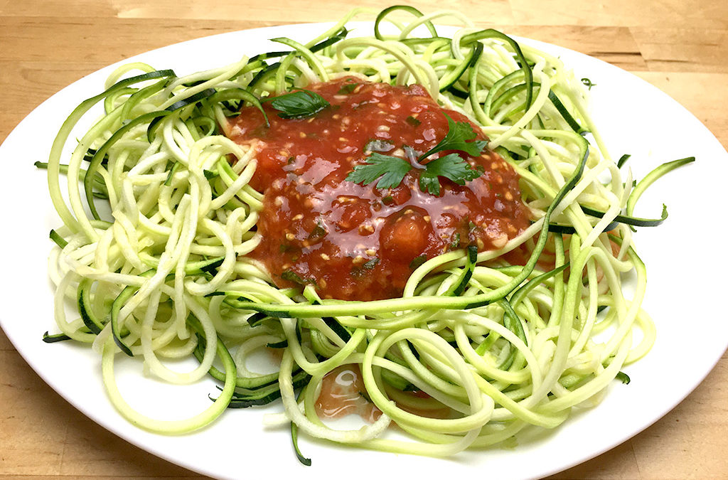 Spaghettis de courgettes à la sauce tomate
